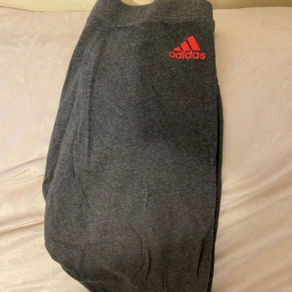 Adidas Essentials Linear Grey  Leggings with Red Logo - Picture 3 of 6